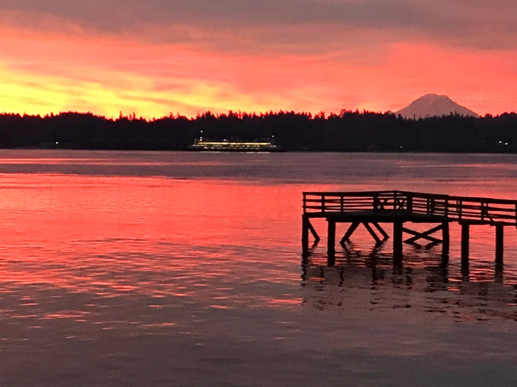 This image has an empty alt attribute; its file name is mtrainier.jpeg